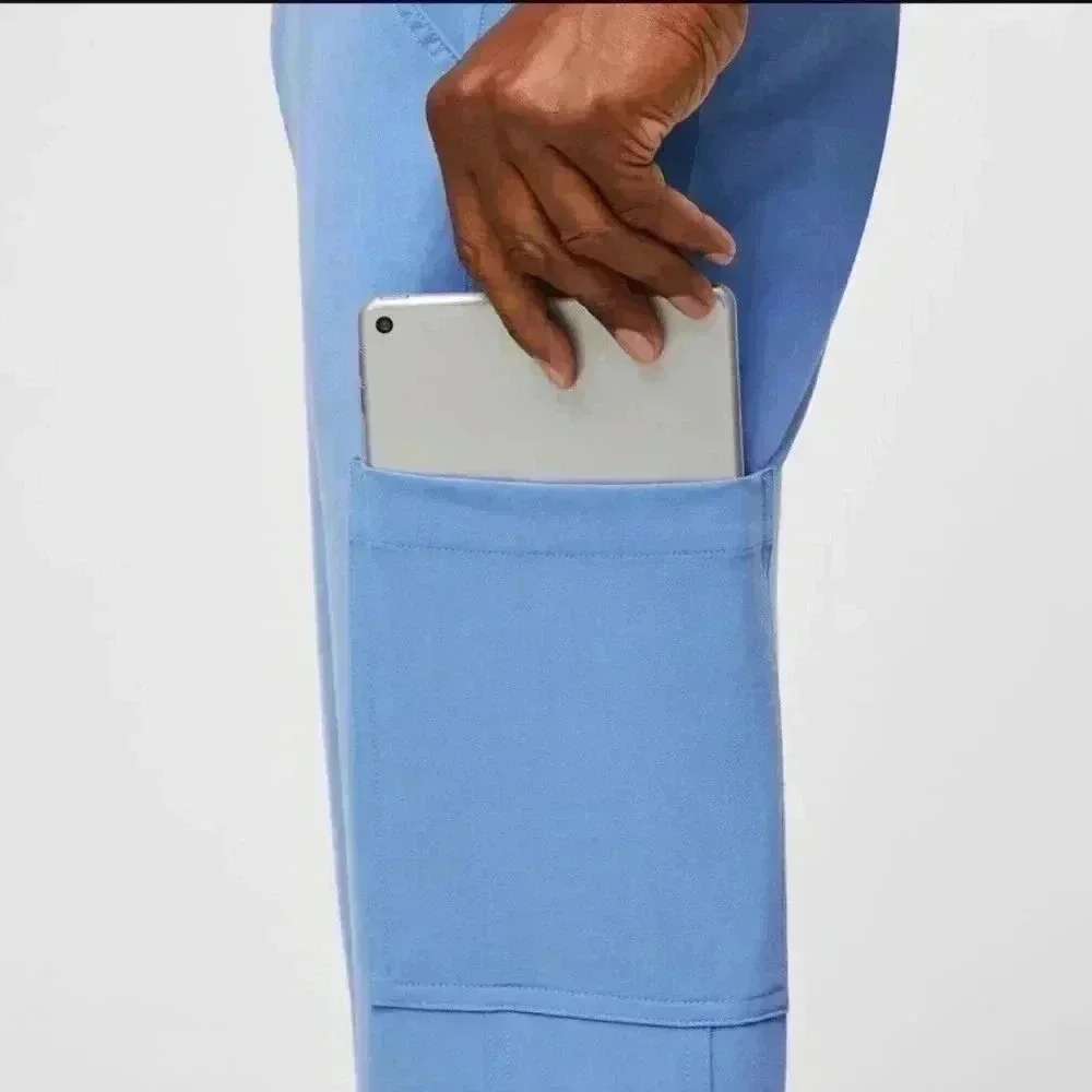 Figs men's Axim Cargo Scrub Pants™